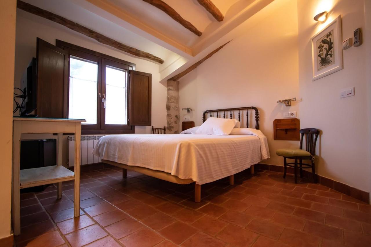 Torre Alta De Ram Hotel Alcañiz Buitenkant foto